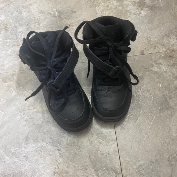 Childrens Blk Nike Air Force 1 - Picture 2 of 5